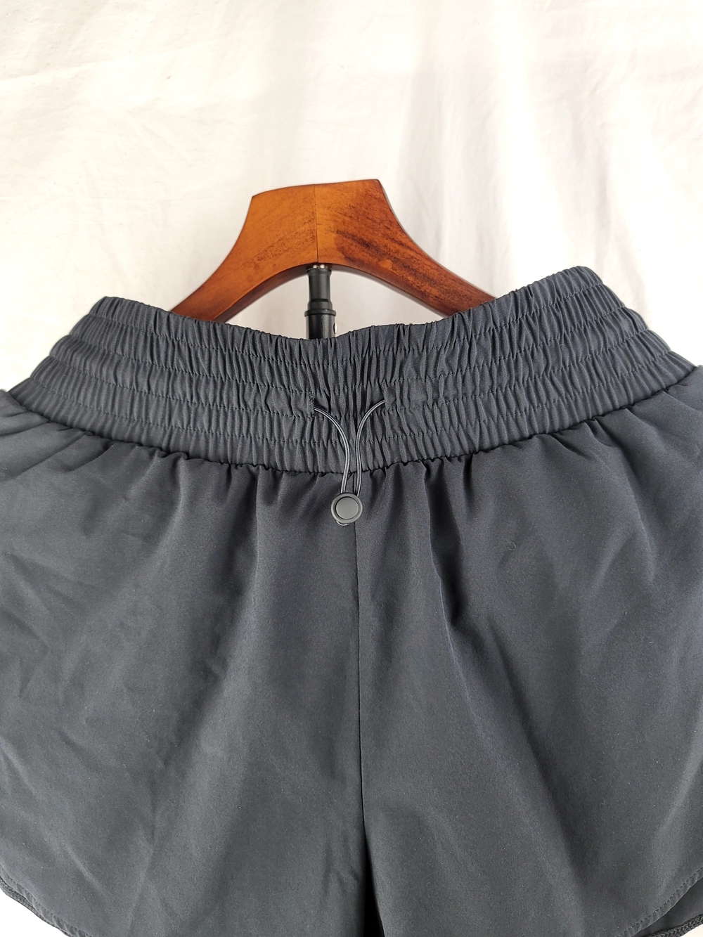 NWOT All in Motion Black Active Woven Shorts M Toggle Waist - Picture 2 of 7